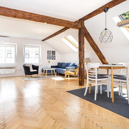 Heart Of Downtown Suite Сараево Экстерьер фото